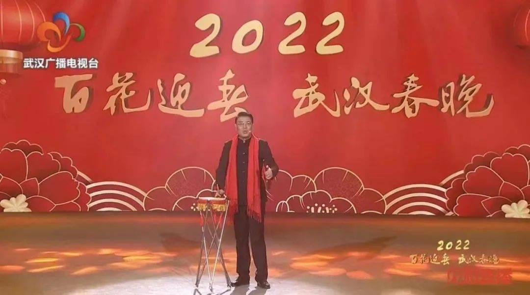 香港复办农历新年烟花汇演 大年初二维多利亚港绽放